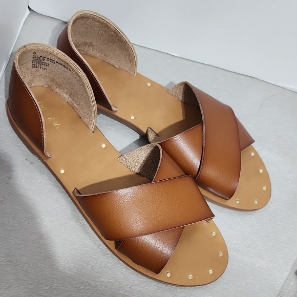 Target Brown Cross-Strap Sandals - Picture 5 of 5